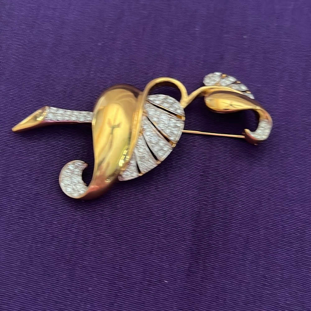 Vintage Nina Ricci Gold Tone Leaf Brooch